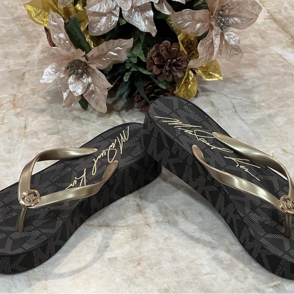 MK Wedges Flip Flop Sandals. NWT Women - Picture 3 of 7